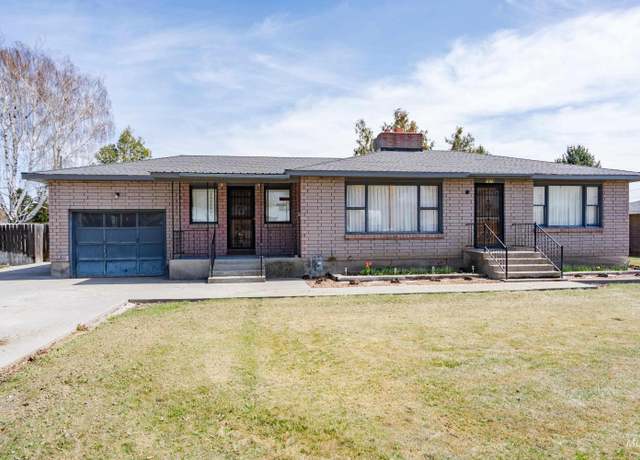 Property at 1618 Cedar St, Rupert, ID 83350, 4 beds, 2 baths