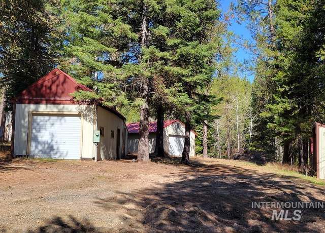 Property at 210 Bear Wallow Rd, Cascade, ID 83611