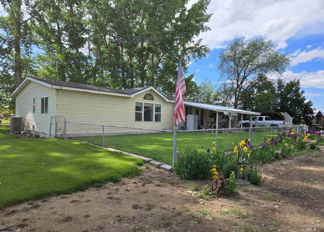 Property at 1092 Serenity Dr, Weiser, ID 83672, 3 beds, 2 baths