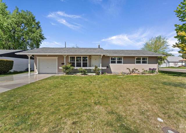 Property at 1195 Phelps Cir, Mountain Home, ID 83647, 3 beds, 2 baths