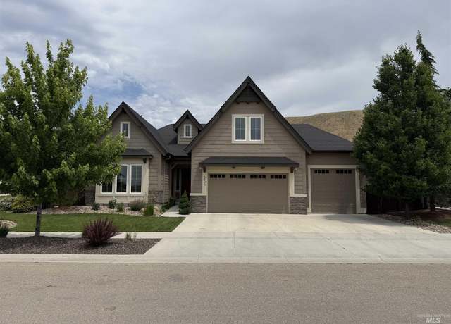 Property at 6506 E Playwright Dr, Boise, ID 83716, 4 beds, 3 baths