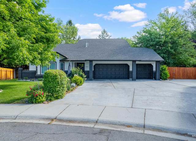 Property at 3832 W Aspen Creek Ct, Meridian, ID 83642, 3 beds, 2.5 baths