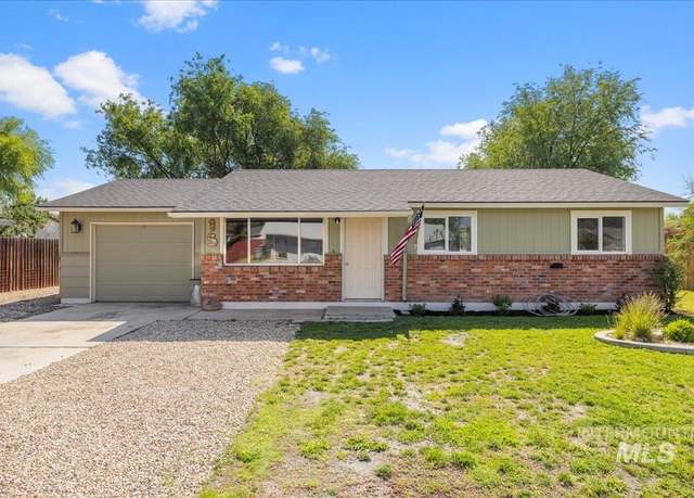 Property at 15 S Campbell Ave, Middleton, ID 83644, 3 beds, 1 bath