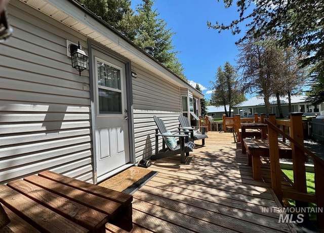 Property at 22 B St, Cascade, ID 83611, 1 bed, 1 bath