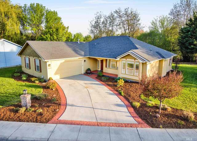 Property at 2095 E Celia Ct, Eagle, ID 83616, 4 beds, 2 baths