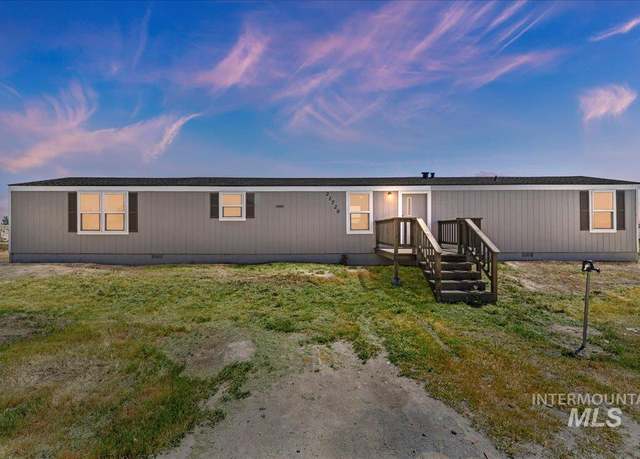 Property at 21720 Notus Rd, Greenleaf, ID 83626, 3 beds, 2 baths