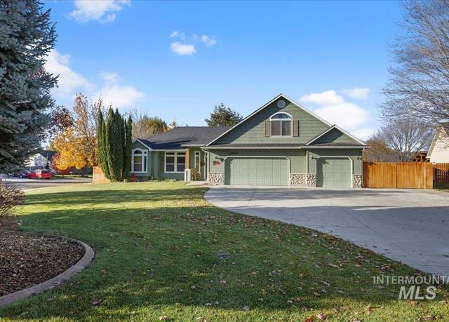 Property at 2904 E Umatilla Dr, Nampa, ID 83686, 4 beds, 3 baths
