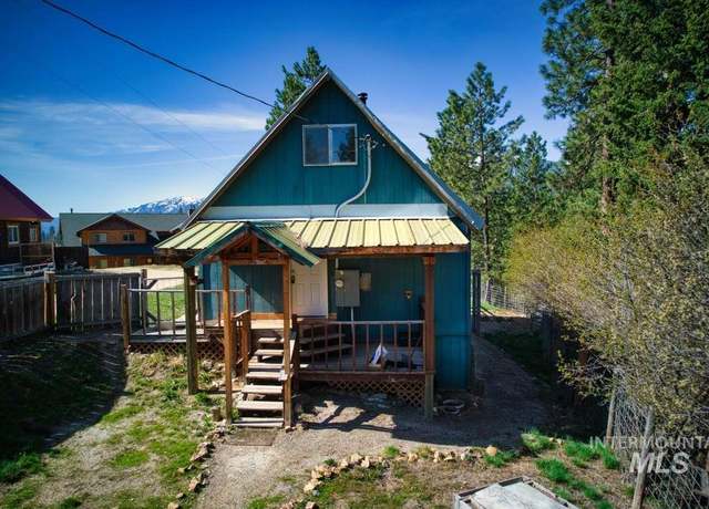 Property at 4 Lookout Ct, Garden Valley, ID 83622, 2 beds, 1 bath