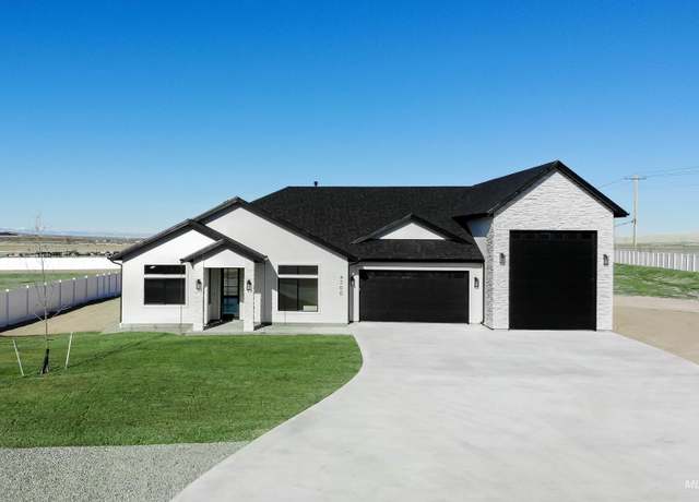 Property at 4300 NW Purple Sage Cir, Mountain Home, ID 83647, 3 beds, 3 baths