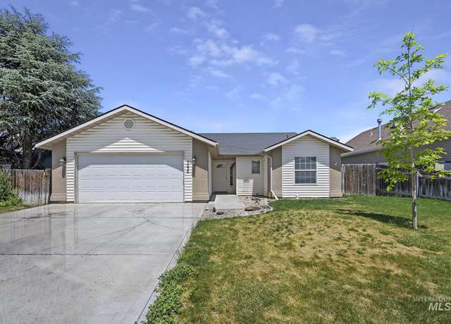 Property at 1030 Caswell Ave W, Twin Falls, ID 83301, 3 beds, 2 baths