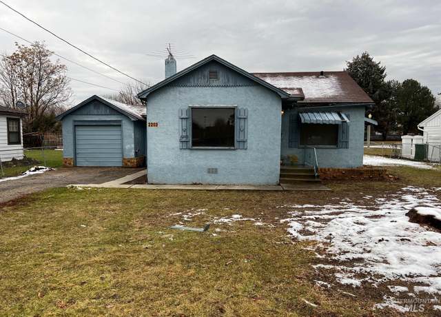 Property at 2203 S 10th Ave, Caldwell, ID 83605, 2 beds, 1 bath
