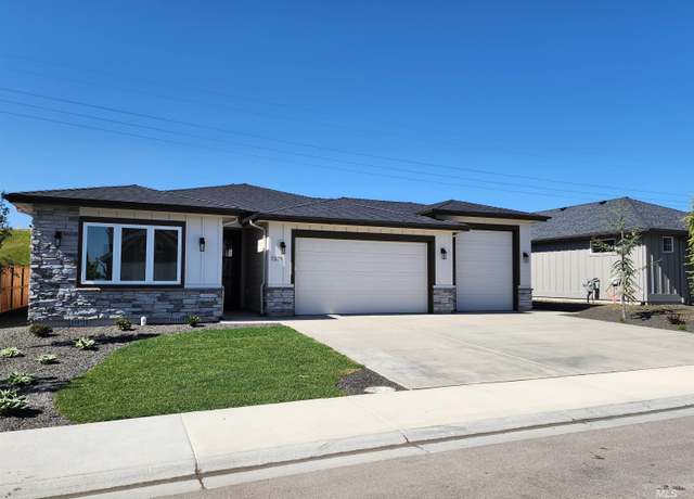 Property at 1379 W Ultar Dr, Nampa, ID 83686, 3 beds, 2 baths