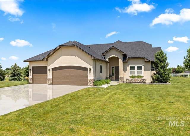 Property at 9968 Moon Shadow Ct, Middleton, ID 83644, 4 beds, 2 baths