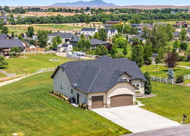 Property at 9968 Moon Shadow Ct, Middleton, ID 83644, 4 beds, 2 baths