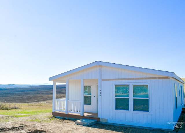 Property at 706 Willow St, Nezperce, ID 83543, 3 beds, 2 baths