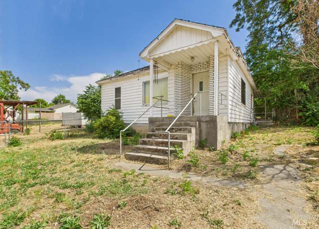 Property at 1104 and 1108 2nd St, Asotin, WA 99403, 3 beds, 1 bath