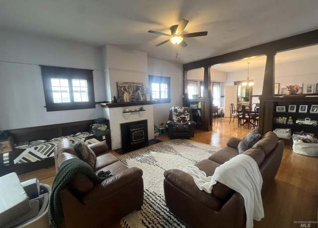 Property at 285 SW 3rd St, Ontario, OR 97914, 3 beds, 1.5 baths