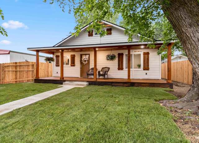 Property at 1010 East Main St, Weiser, ID 83672, 3 beds, 2 baths