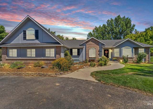 Property at 465 W Sly Fox St, Meridian, ID 83646, 4 beds, 3 baths