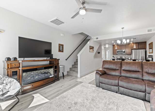 Property at 303 Broken Ridge Way, Mccall, ID 83638, 3 beds, 3 baths