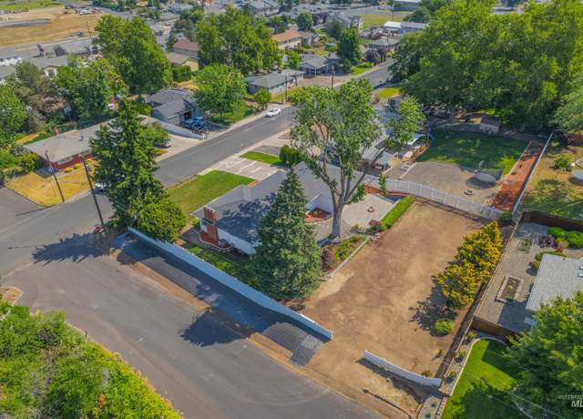 Property at 600 18th Ave, Lewiston, ID 83501, 3 beds, 2 baths