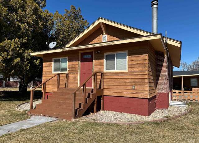 Property at 558 E Garfield Ave, Glenns Ferry, ID 83623, 4 beds, 2 baths