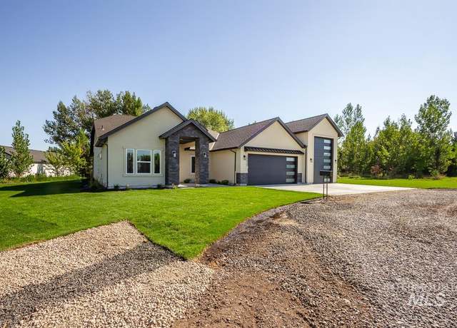 Property at 24430 Cowboy Ln, Middleton, ID 83644, 4 beds, 2.5 baths