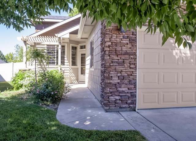 Property at 2264 S Blackspur Way, Meridian, ID 83642-7496, 3 beds, 2 baths