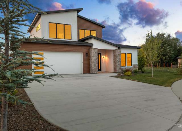 Property at 6536 W Flathead Lake St, Eagle, ID 83616, 4 beds, 2.5 baths