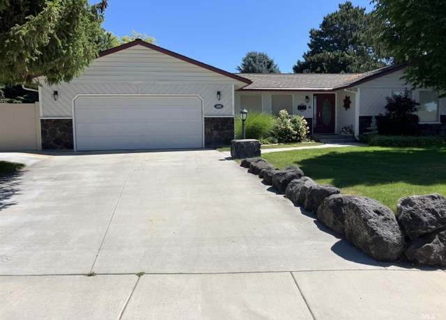 Property at 15592 Longhorn Dr, Caldwell, ID 83607, 4 beds, 2.5 baths