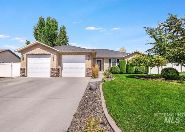 Property at 920 E Avenue F, Jerome, ID 83338, 4 beds, 2 baths