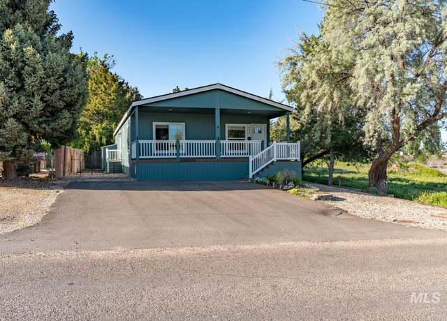 Property at 1220 N 4th St, Trlr 15.5, Parma, ID 83660, 3 beds, 2 baths