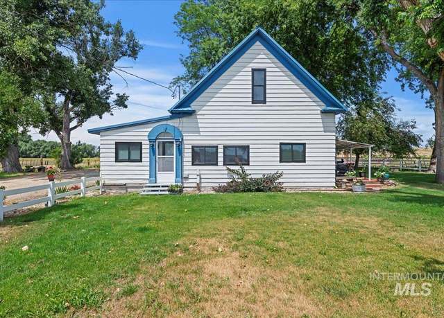 Property at 3 8th St, Middleton, ID 83644, 3 beds, 2 baths