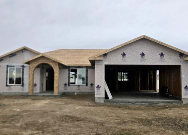 Property at 1313 E 18th Ave, Jerome, ID 83338, 4 beds, 2 baths