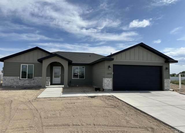 Property at 1313 E 18th Ave, Jerome, ID 83338, 4 beds, 2 baths
