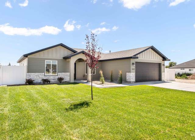 Property at 1313 E 18th Ave, Jerome, ID 83338, 4 beds, 2 baths