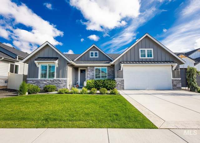 Property at 9926 W Sunberry Ct, Star, ID 83669, 4 beds, 2 baths