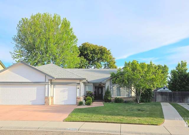 Property at 2119 W Sonoma Dr, Meridian, ID 83642, 3 beds, 2 baths