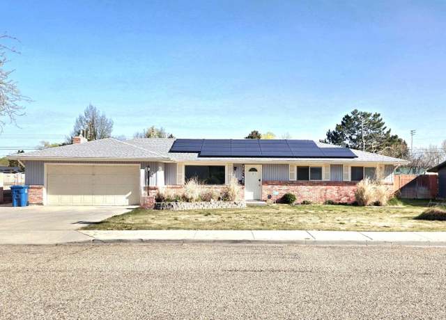 Property at 420 W Dakota Ave, Nampa, ID 83686, 5 beds, 3 baths