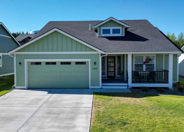 Property at 2433 E 3rd St, Moscow, ID 83843, 3 beds, 2 baths