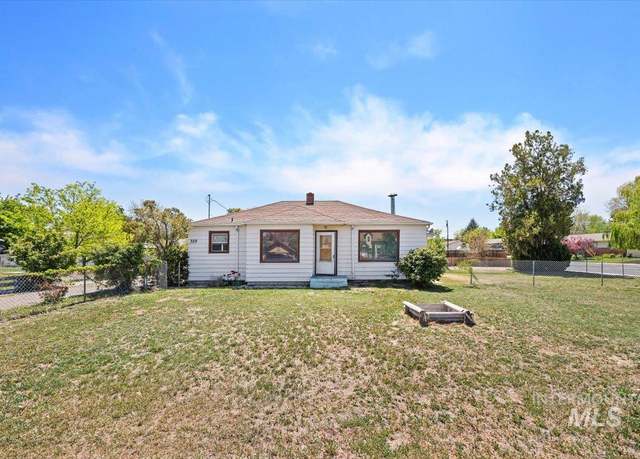 Property at 359 Falls Ave W, Twin Falls, ID 83301-3117, 2 beds, 1 bath