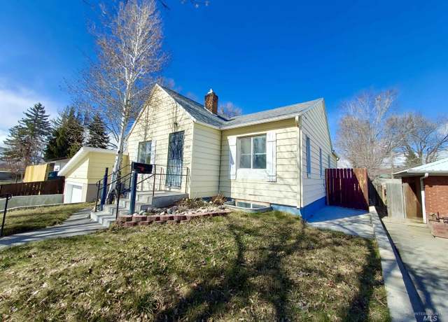 Property at 944 J St, Idaho Falls, ID 83402, 4 beds, 2 baths