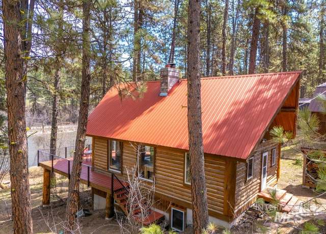 Property at 17 River Run Way, Garden Valley, ID 83622, 3 beds, 3 baths