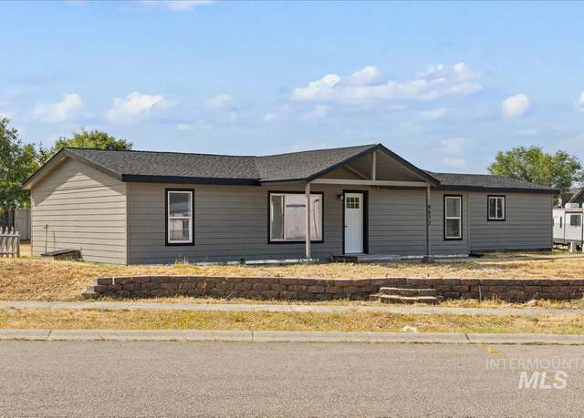 Property at 8672 W Colorado St, Rathdrum, ID 83858, 3 beds, 2 baths