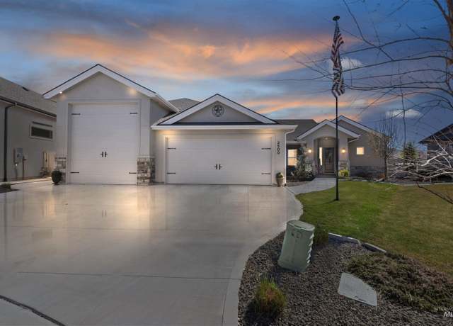 Property at 2500 N Senepol Ave, Star, ID 83669, 4 beds, 3.5 baths