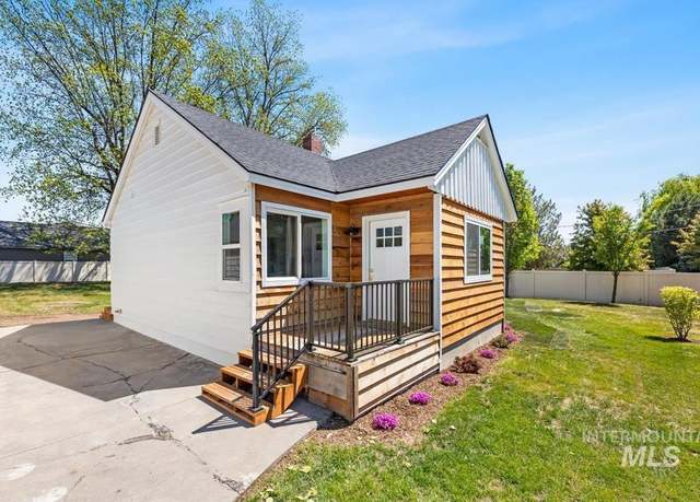 Property at 2705 Airport Ave, Caldwell, ID 83605, 3 beds, 2 baths
