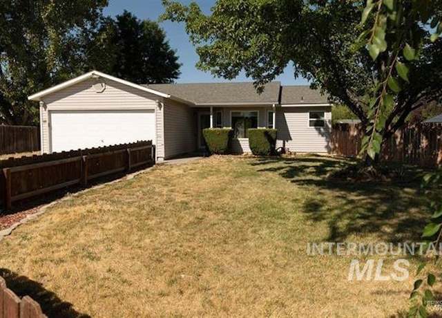 Property at 540 Willow Dr, Mountain Home, ID 83647, 3 beds, 2 baths