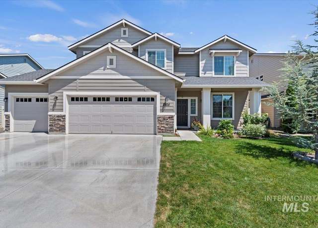 Property at 2924 NW 8th Ave, Meridian, ID 83646, 5 beds, 2.5 baths