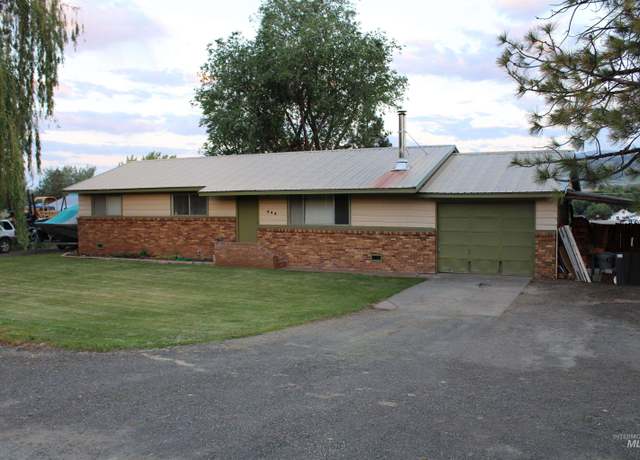 Property at 202 N Kuhl St, Council, ID 83612, 3 beds, 2 baths
