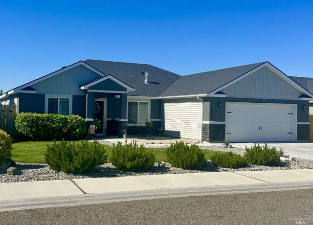 Property at 531 22nd Ave E, Jerome, ID 83338, 4 beds, 2 baths